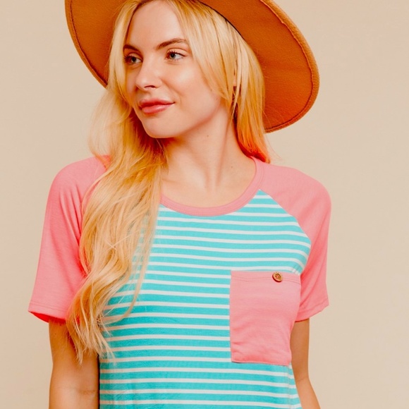 Boutique Tops - SALE NWT Boutique Hot Pink Aqua Top S - M - L